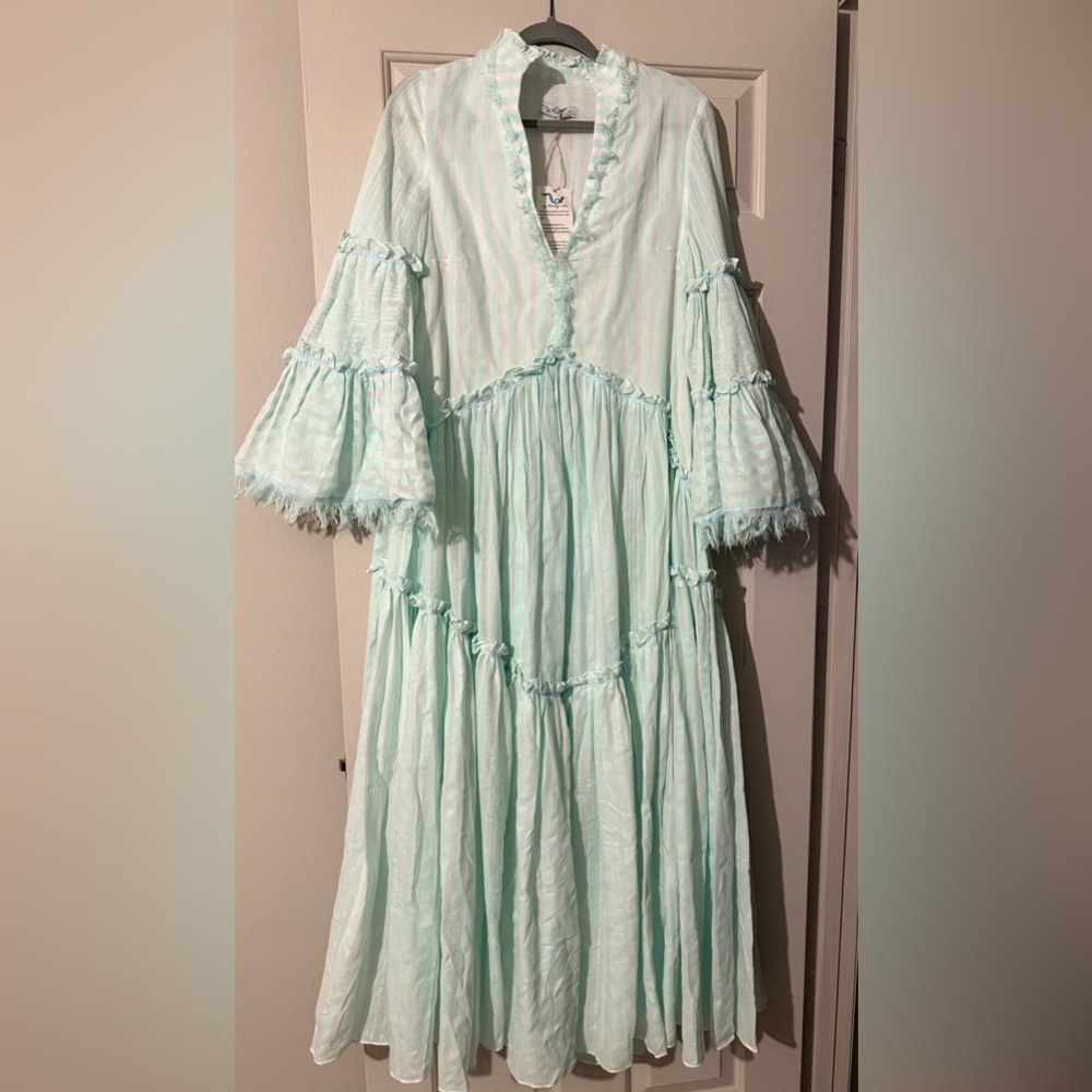 My Beachy Side ( new with tags) flowy maxi dress o/s